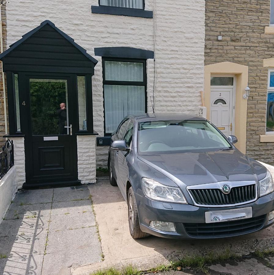 Entire House - 2 Bedroom - 3 Bed - Free Wifi - Tv Clayton-le-Moors Exterior foto